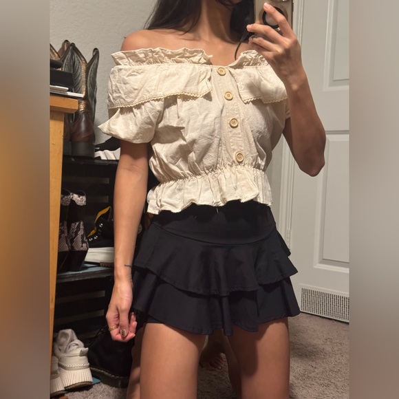 Off-Shoulder Cream Button-Up Top - Picture 3 of 7